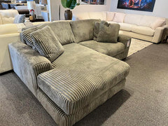 Lindyn 2-Piece Sectional - Floor Model