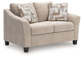 Willarae - Loveseat