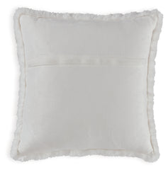 Gariland Pillow