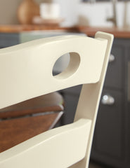 Woodanville Dining Chair (Set of 2)
