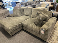 Lindyn 2-Piece Sectional - Floor Model