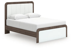 Kendanport Queen Upholstered Bed