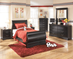 Huey Vineyard Twin Sleight Bed and Dresser