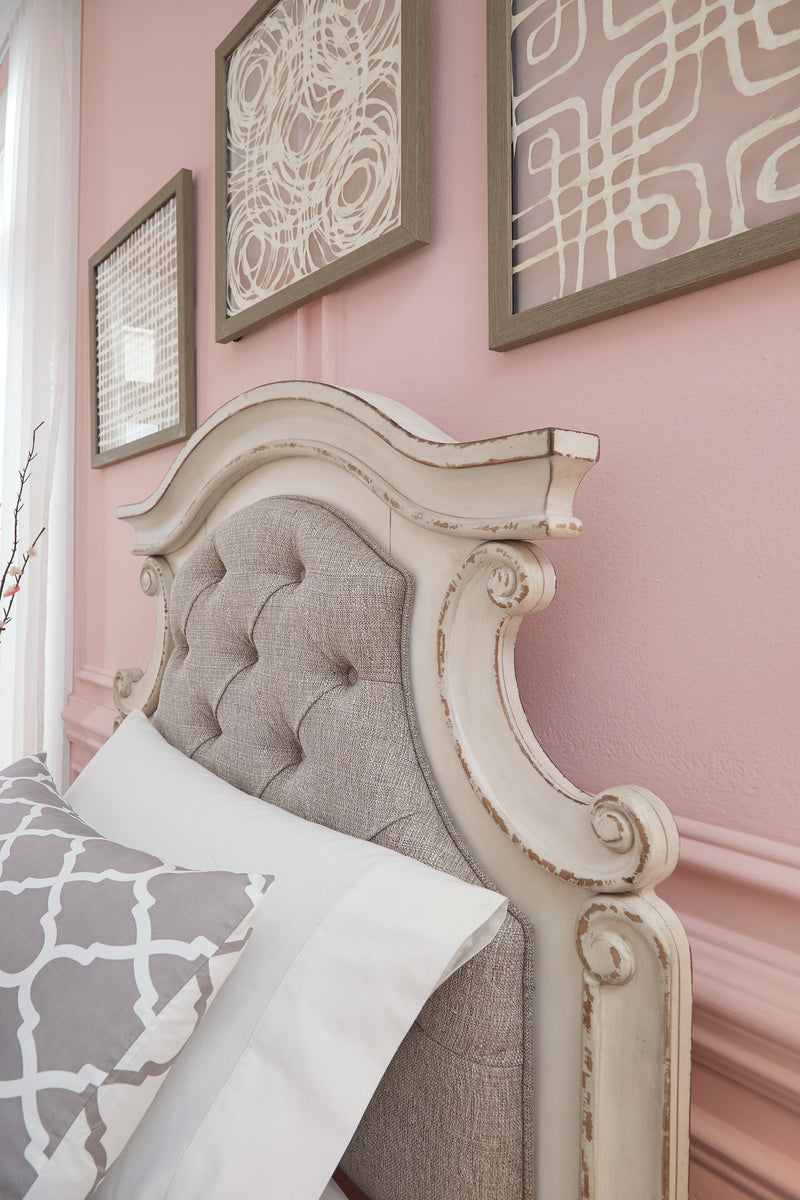 Realyn Twin Upholstered Panel Headboard