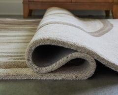 Rizwana 5' x 7' Area Rug